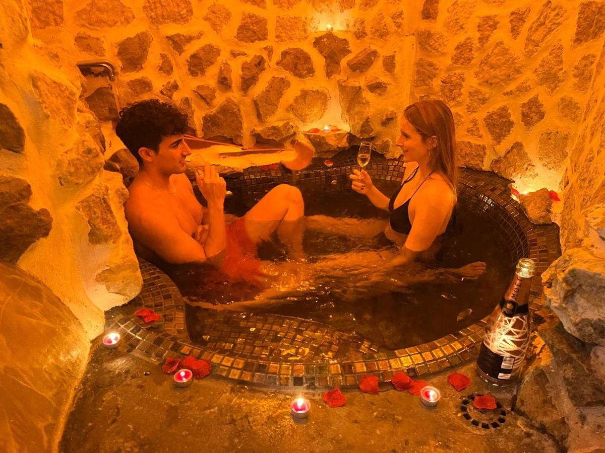 Fortress Jacuzzi Suites Xativa Luaran gambar