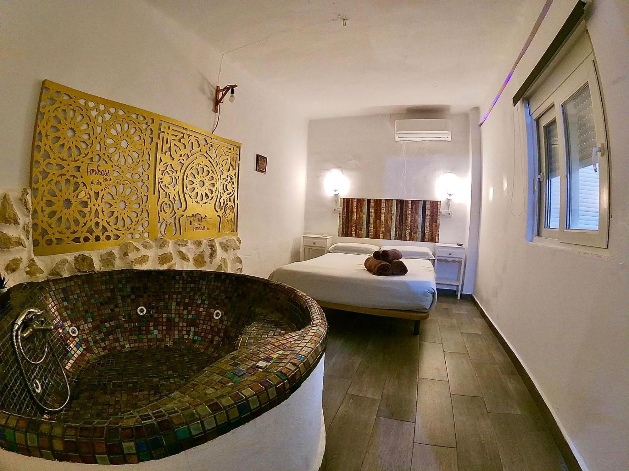 Fortress Jacuzzi Suites Xativa Luaran gambar