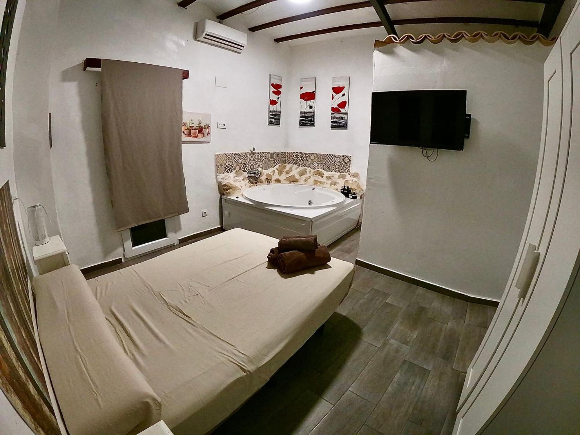 Fortress Jacuzzi Suites Xativa Luaran gambar