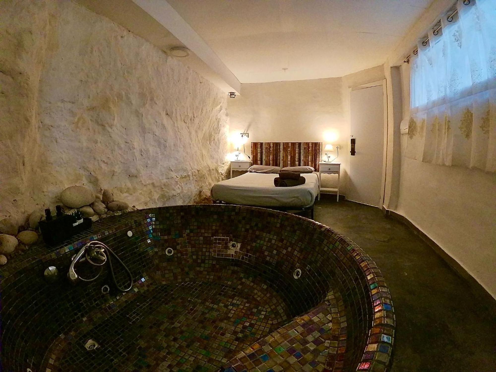Fortress Jacuzzi Suites Xativa Luaran gambar